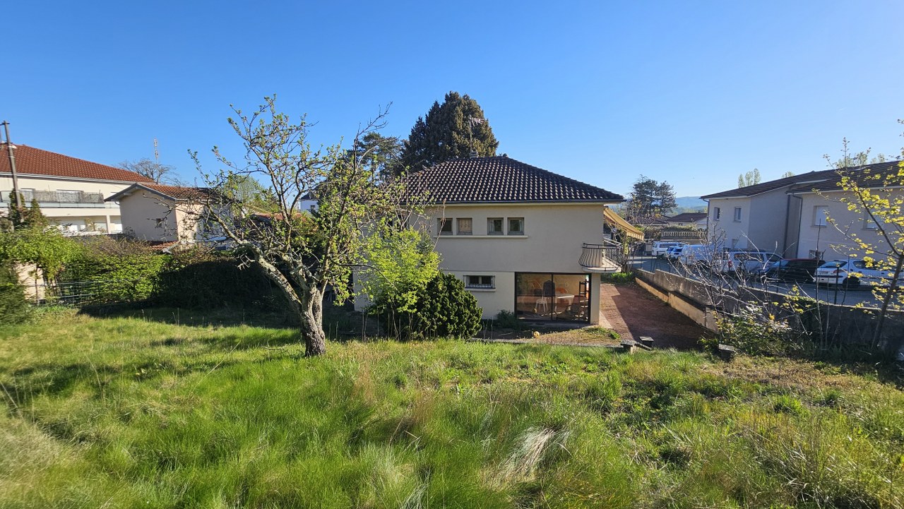 Maison à La Verpillière — photo 1