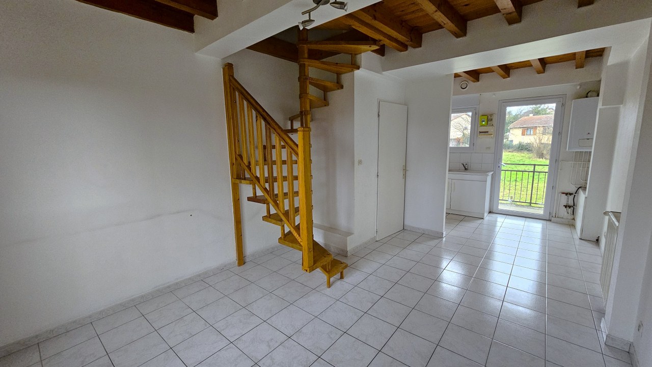 Appartement à L'isle D'abeau — photo 1