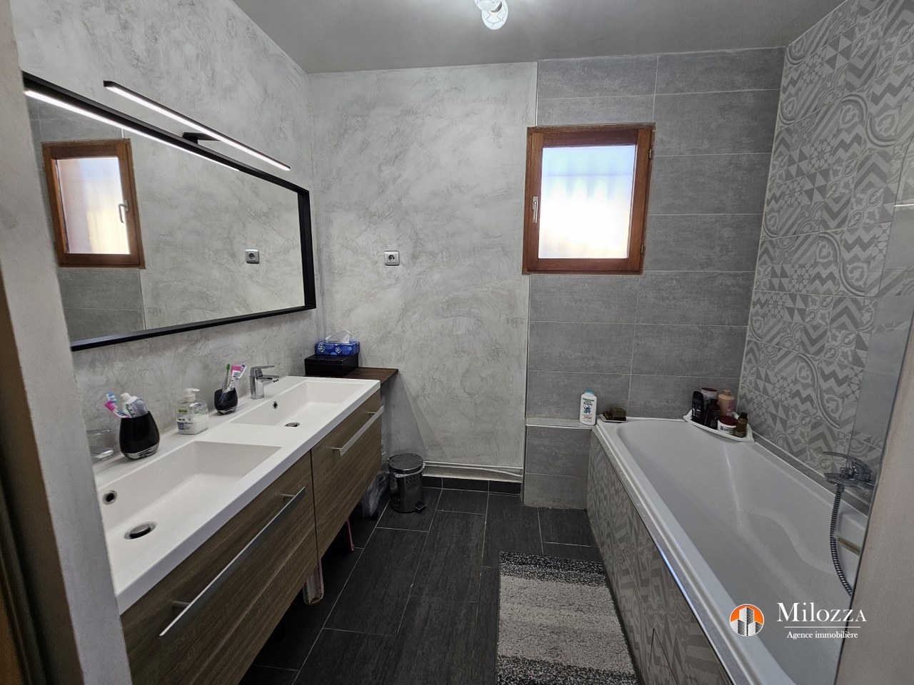 Maison à Meyzieu — photo 9