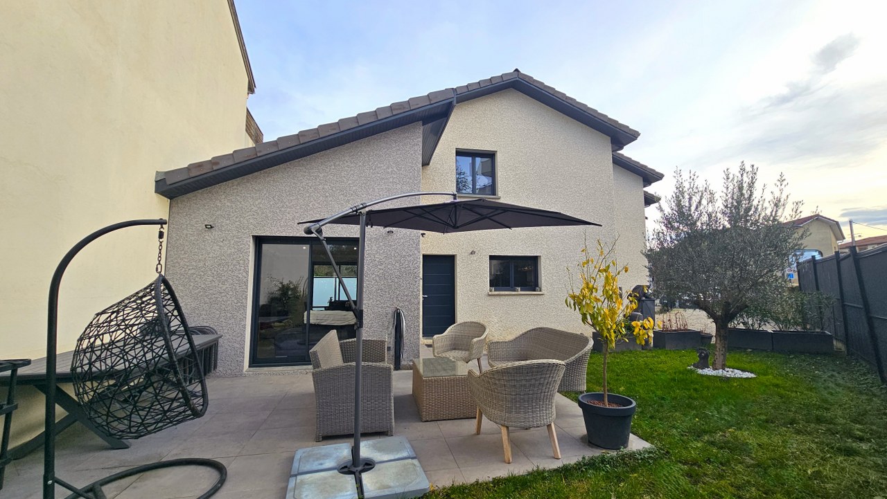 Maison à La Verpillière — photo 1