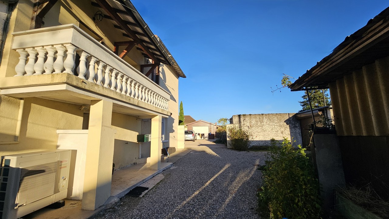 Maison à Bonnefamille — photo 2