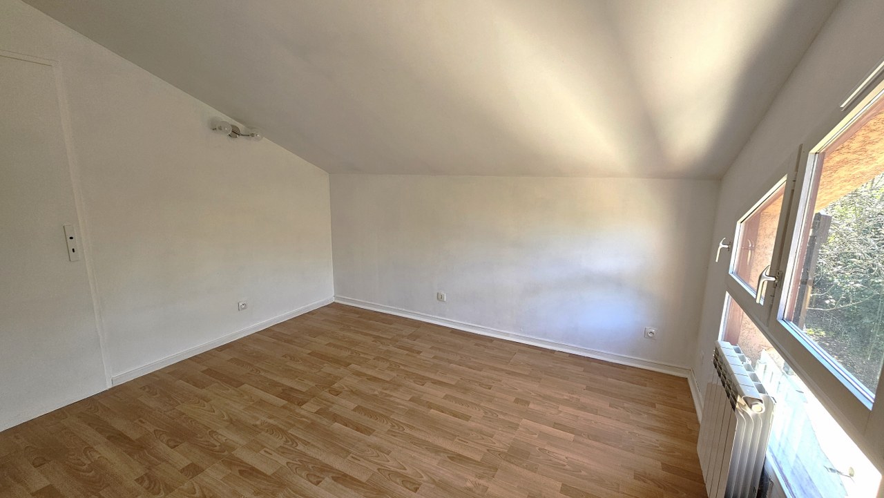 Maison à Vaulx-Milieu — photo 8