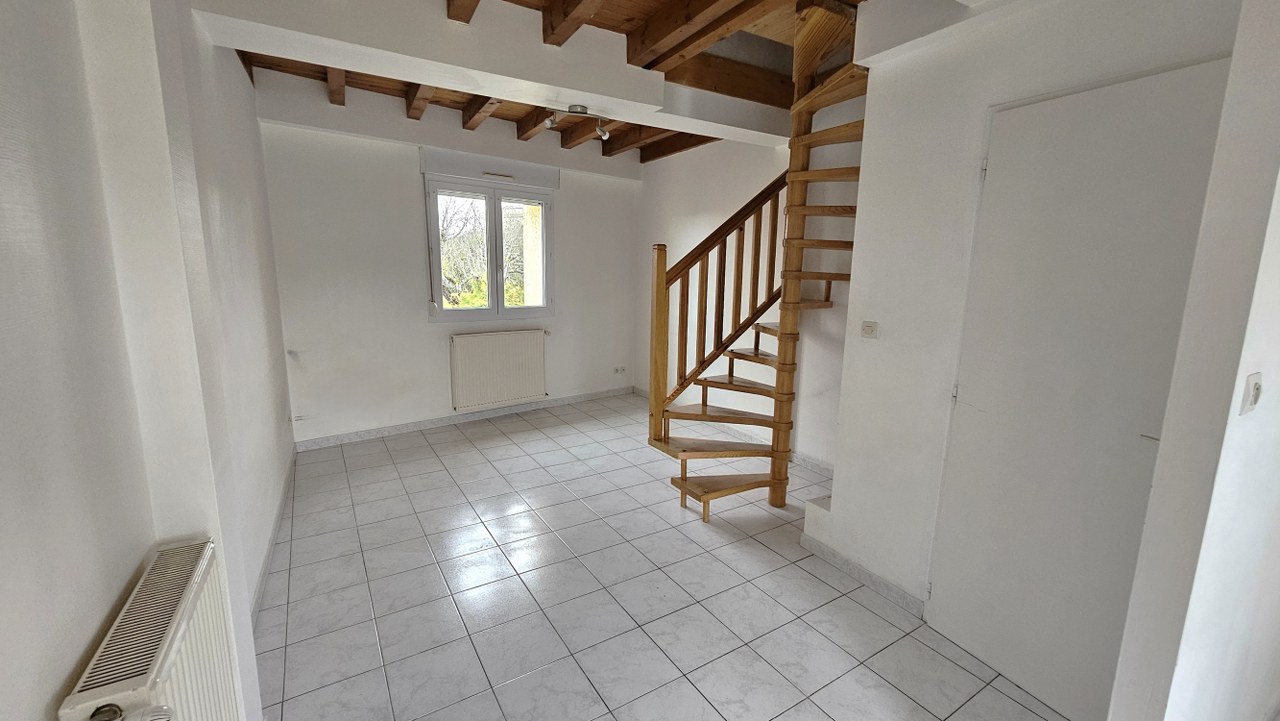 Appartement à L'isle D'abeau — photo 2