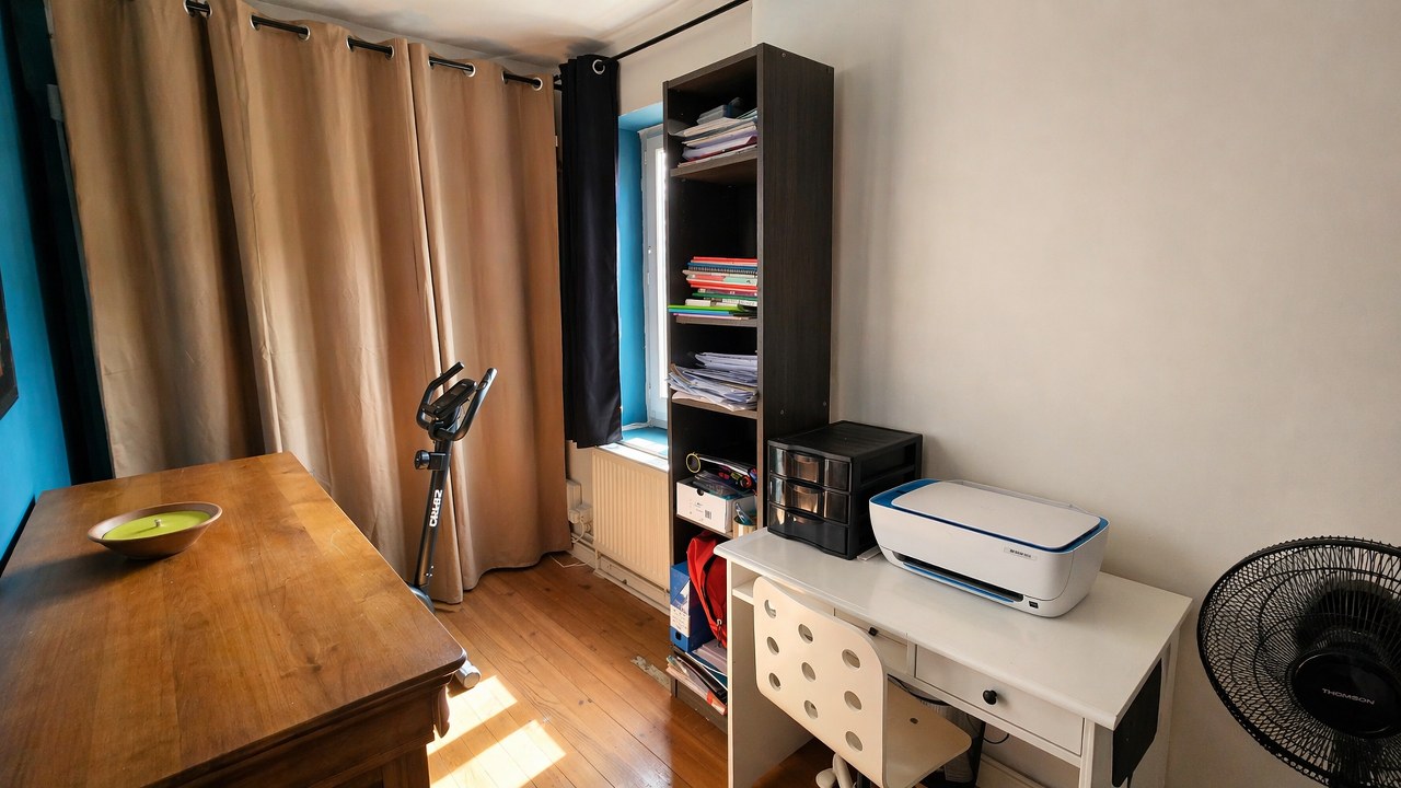 Maison ancienne avec garage, espace indépendant et fort potentiel à La Verpillière