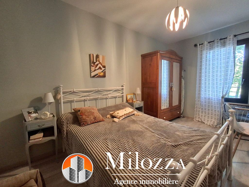 Appartement à Heyrieux — photo 3