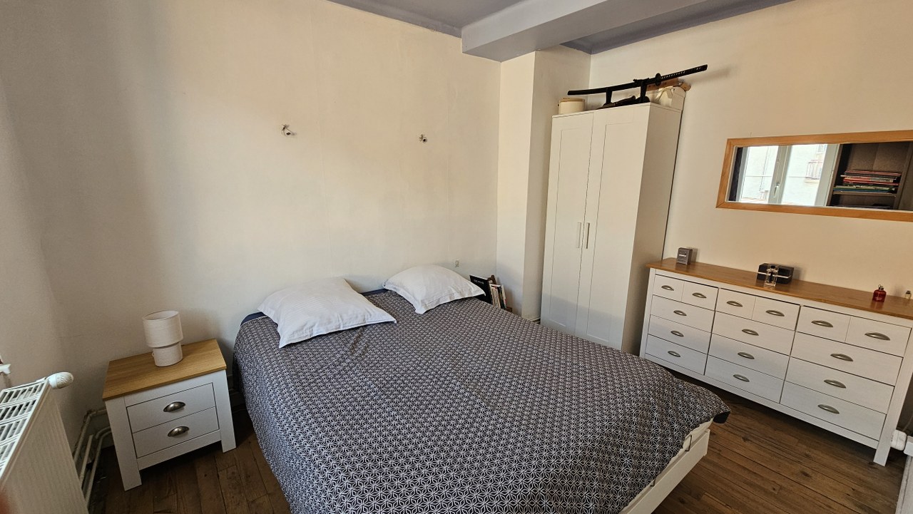 Maison ancienne avec garage, espace indépendant et fort potentiel à La Verpillière