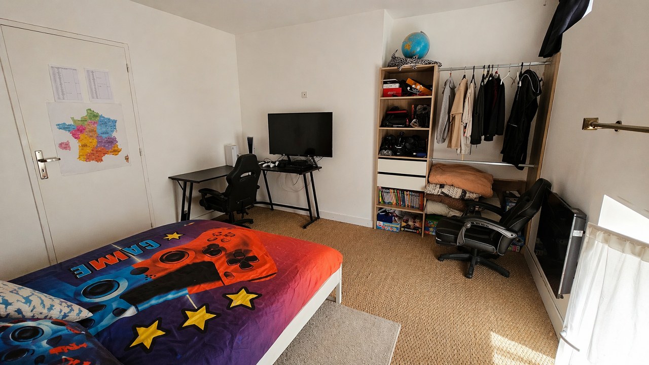 Maison ancienne avec garage, espace indépendant et fort potentiel à La Verpillière
