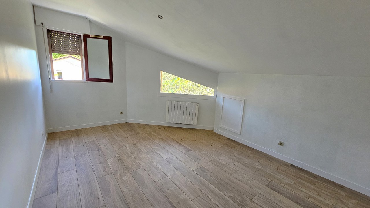 Maison à Vaulx-Milieu — photo 9