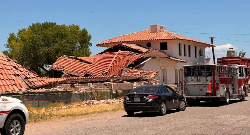 COLAPSA PARTE DE LA HISTÓRICA ESTACIÓN DEL FERROCARRIL DE MAGDALENA DE KINO; ACORDONAN LA ZONA POR RIESGO DE DERRUMBE