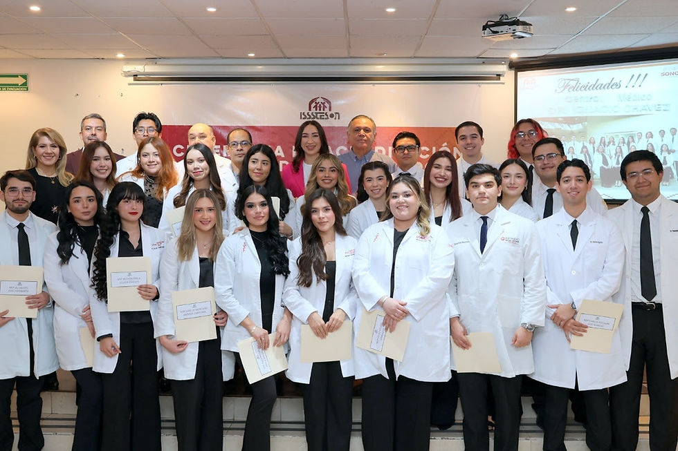 CULMINAN SU INTERNADO 23 ESTUDIANTES DE MEDICINA EN ISSSTESON