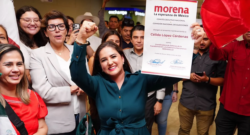 ENTRE APLAUSOS Y MUESTRAS DE APOYO RECIBEN A CÉLIDA LÓPEZ EN HERMOSILLO TRAS SU DESIGNACIÓN EN MORENA