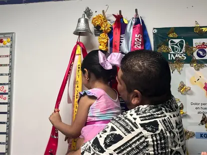 ¡CAMPANA DE VIDA! PEQUEÑA VENCE LA LEUCEMIA Y LLENA DE ESPERANZA AL IMSS EN SONORA