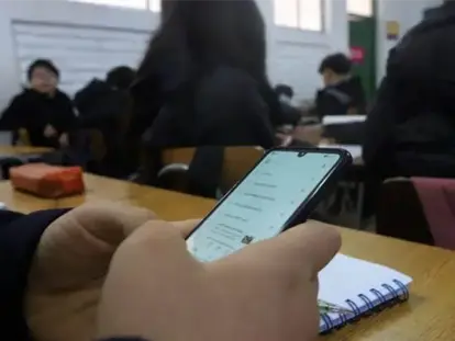 CELULARES BAJO CONTROL: ESCUELAS DE PRIMARIA Y SECUNDARIA REGULARÁN SU USO DURANTE LA JORNADA ESCOLAR
