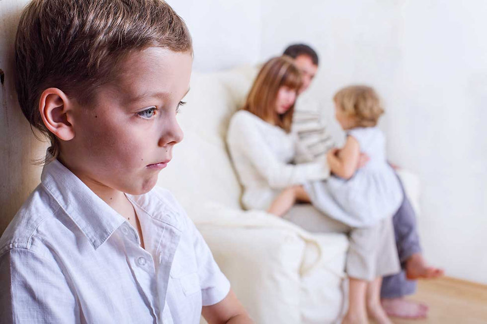 LA CIENCIA CONFIRMA EL FAVORITISMO PARENTAL Y SU IMPACTO DURADERO EN LA VIDA EMOCIONAL