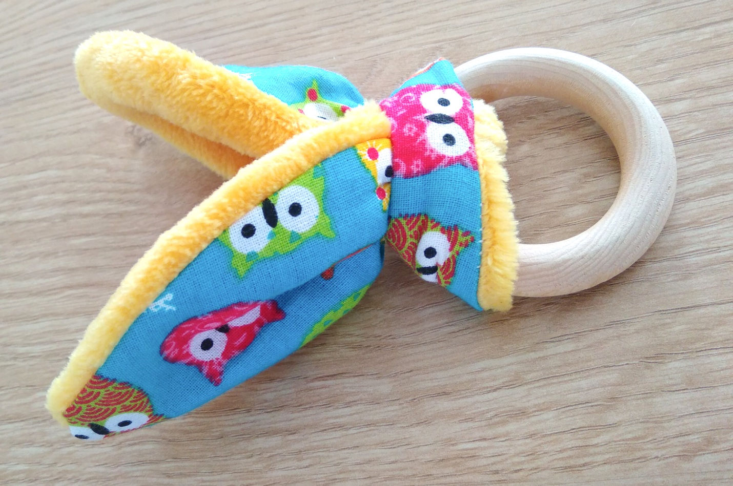 Hochets de dentition en bois brut