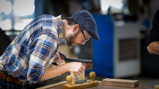 Chris Sexton creating dovetails by hand