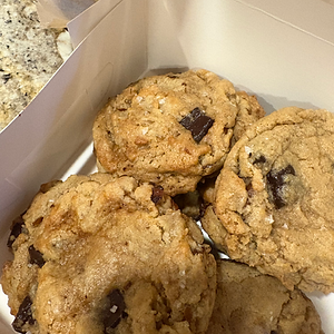 Salted Caramel Chocolate Chunk Cookies