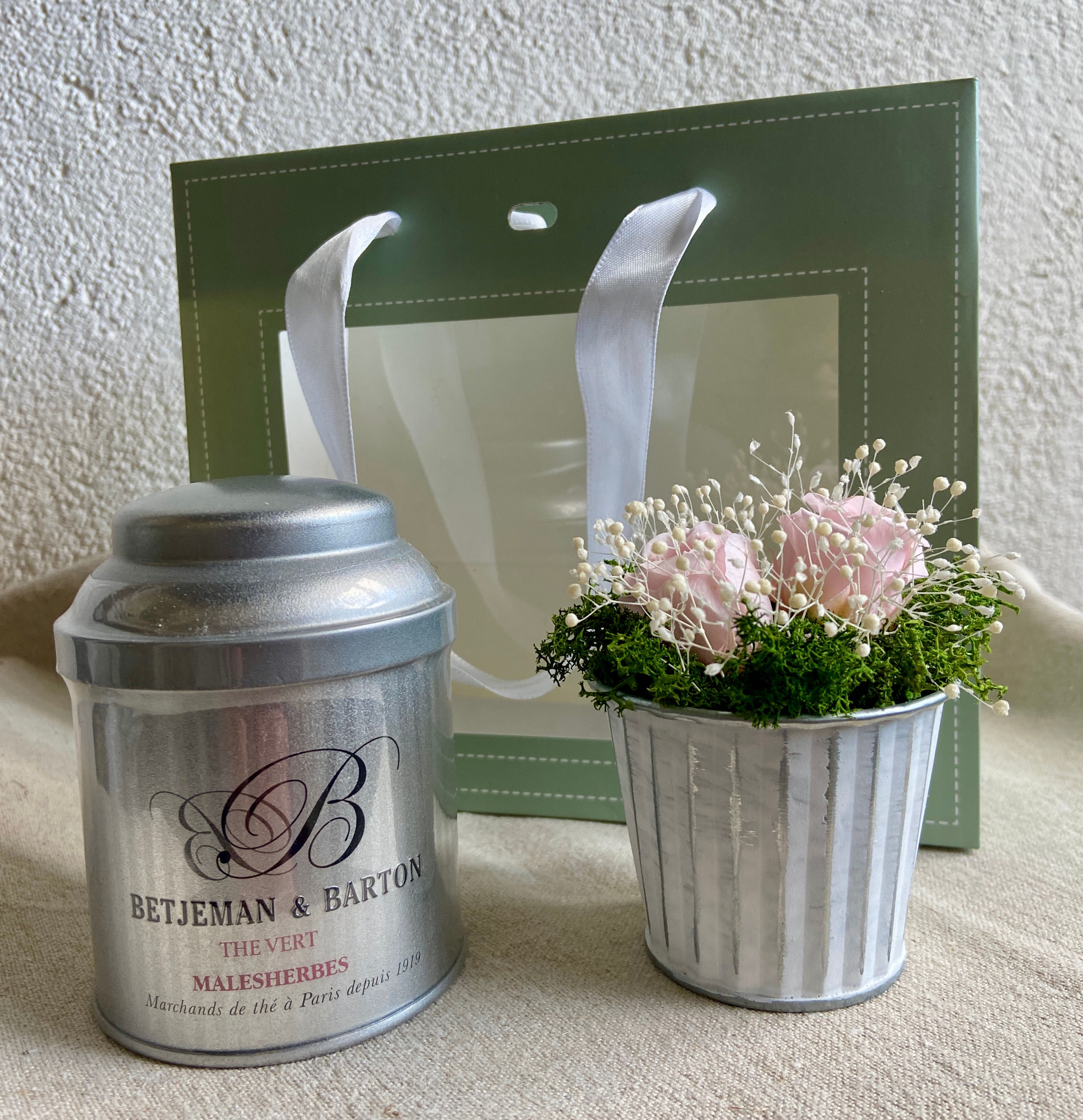 Coffret cadeau fleurs et thé