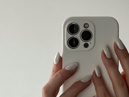 white iphone aesthetic manicure