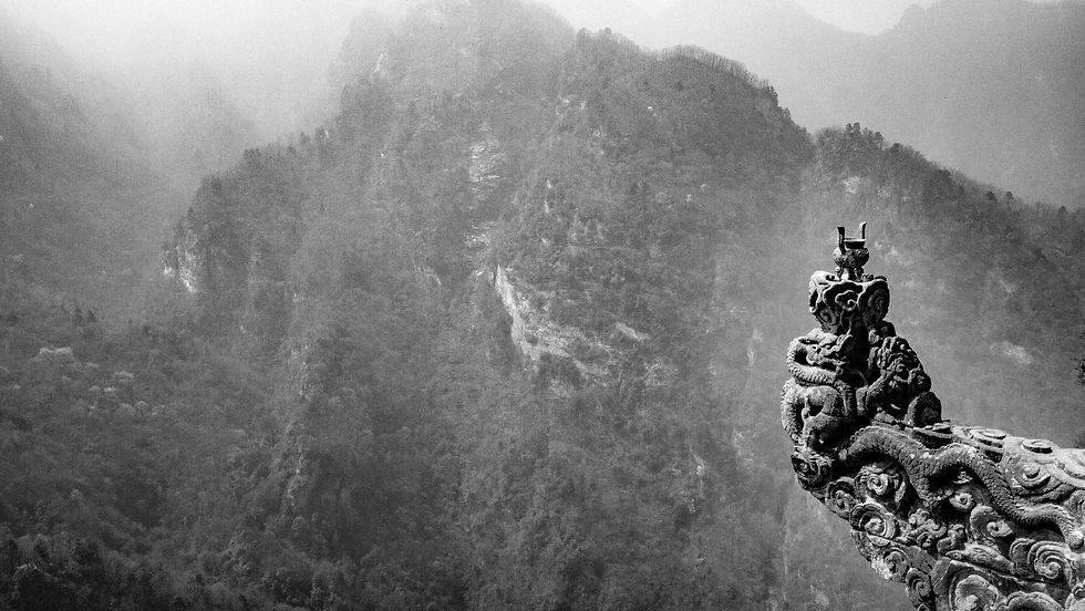 Dragon Head Incense Burner, Wudang天下第一險 武當山絕崖上的「龍頭香」