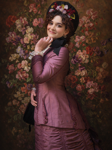 Sweat Pea Elegance: A Victorian Lady in Bloom 甜豌豆の優雅 スイートピー・エレガンス