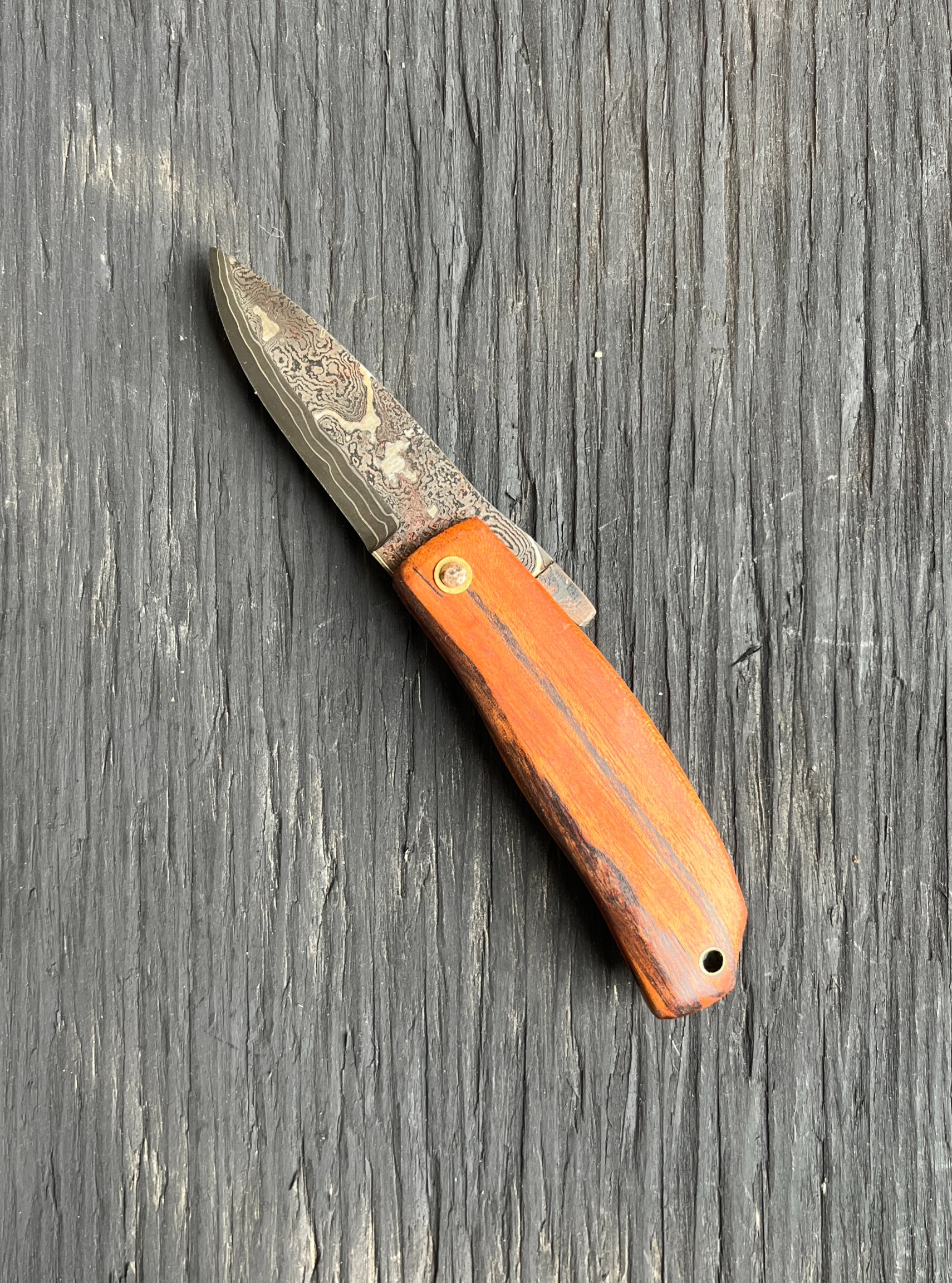 Folding knife #1 - Damas + wood