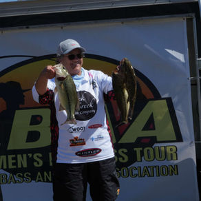 Co's are close on Bull Shoals. Jenny Orlowski leads. Pamela Holwerda in close 2nd.  Right on the tails is Secret York and Susie Hurn.