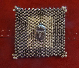 B05 Brooch - Pewter w Silver w Grey Glass Scarab focal (1).JPG