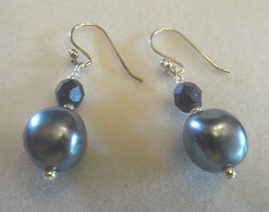 EE22 Bklue Grey glass pearl w accent.JPG