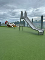 Toboggan pour les enfants pard de jeu Restaurant de l'Aéroport Lausanne-Blecherette