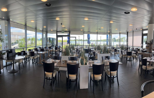 Salle Restaurant de l'Aéroport Lausanne - Blecherette en journée
