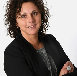Foto-Brenda-verticaal-574x800_edited.jpg