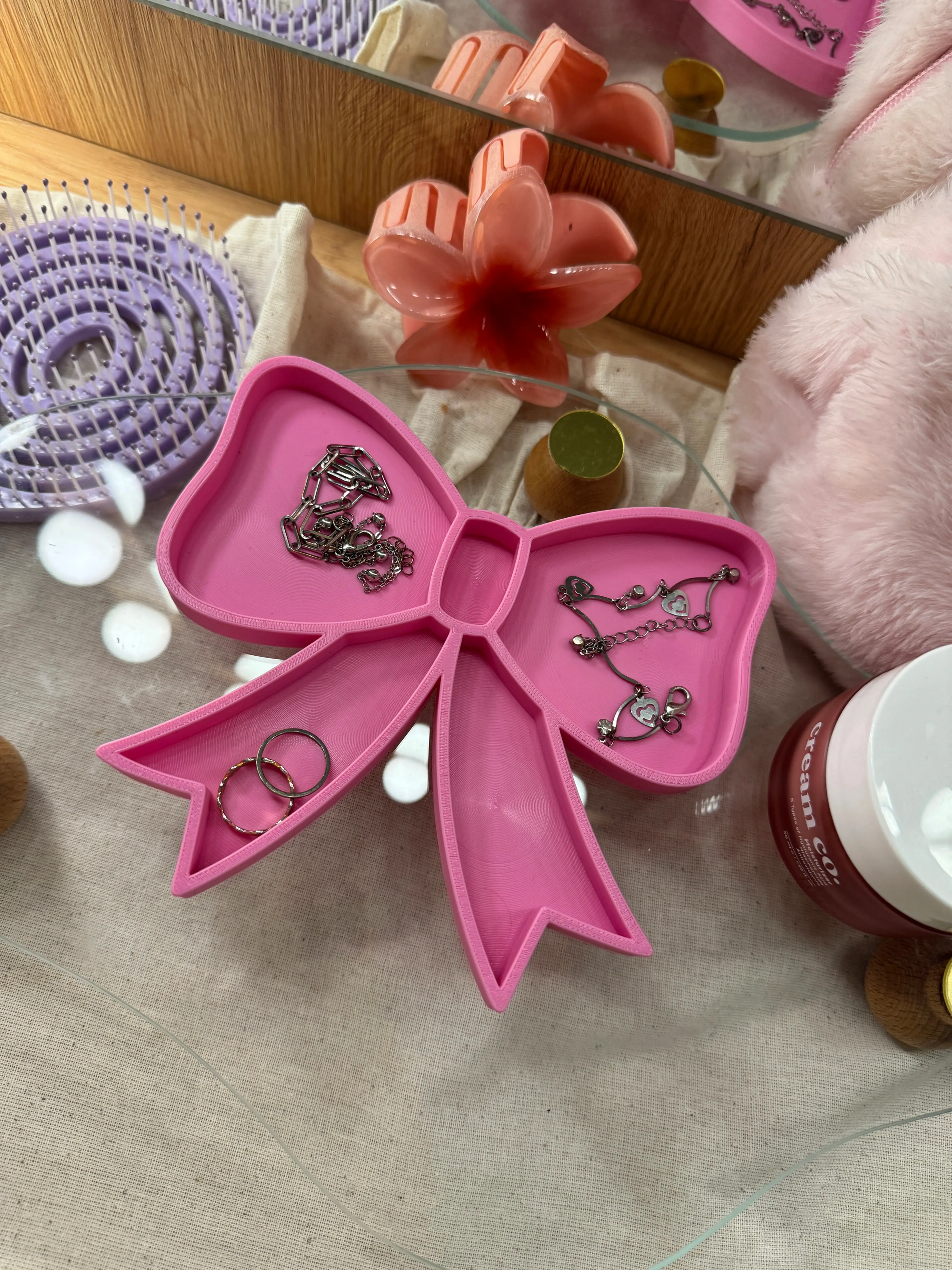 Pembe fiyonklu zarif takı kutusu – Coquette tarzı dekoratif organizer