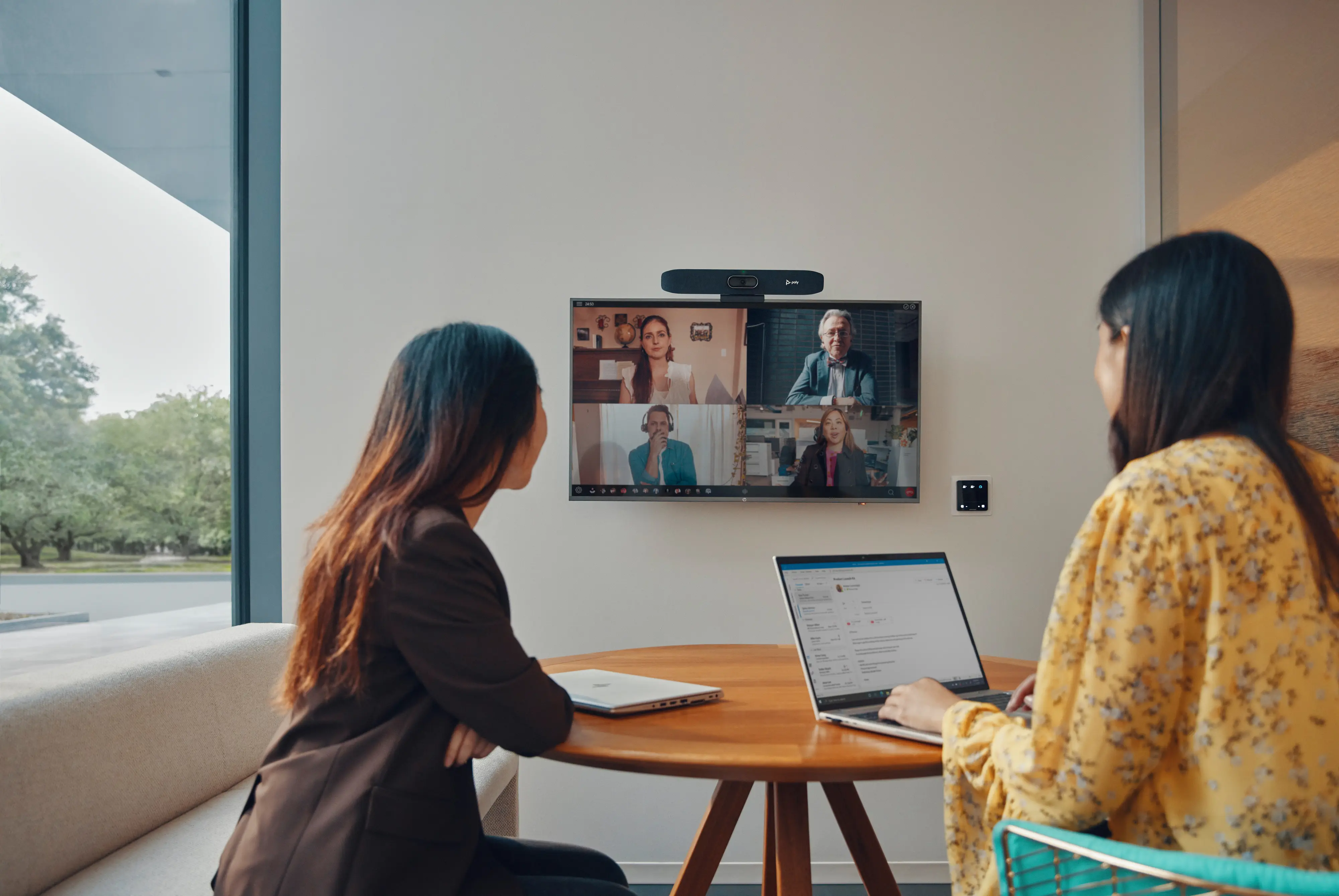 Poly Studio R30 | Barra de Video USB para salas chicas | Voxium Telecom