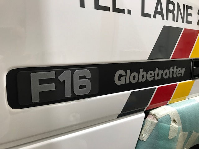 Thumbnail: 3 x F16 Volvo Badges