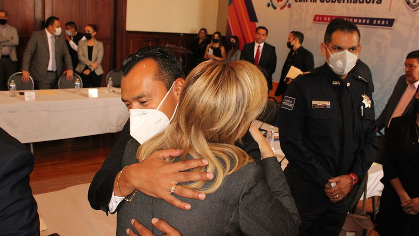 Alcalde César Peña le propone a Maru Campos varios proyectos para Parral