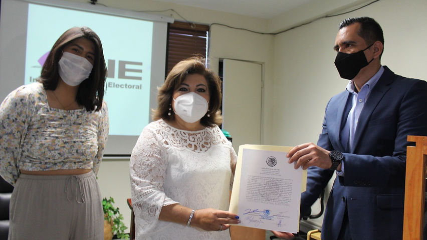 Entregan constancia de mayoría a la Diputada electa Angeles Gutiérrez Valdez