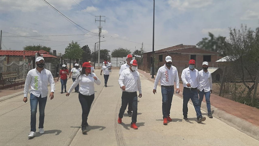 Trio Priista de Campaña en Punto Alegre, atienden necesidades