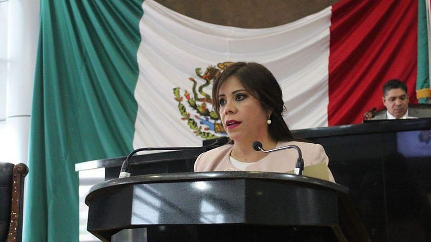 Betty Chávez pide exentar del Servicio Social a alumnos