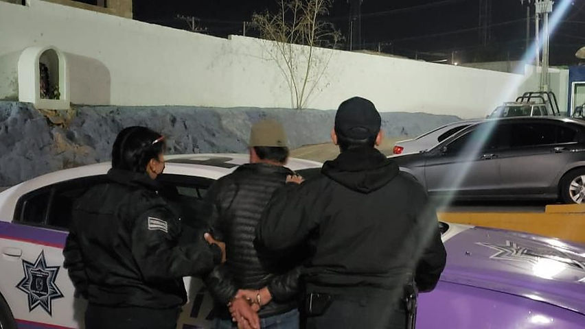 Detiene Puerta Violeta a hombre violento