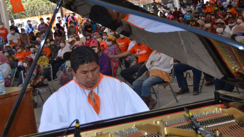 Descentralizar las actividades culturales, propone Romeyno Gutiérrez