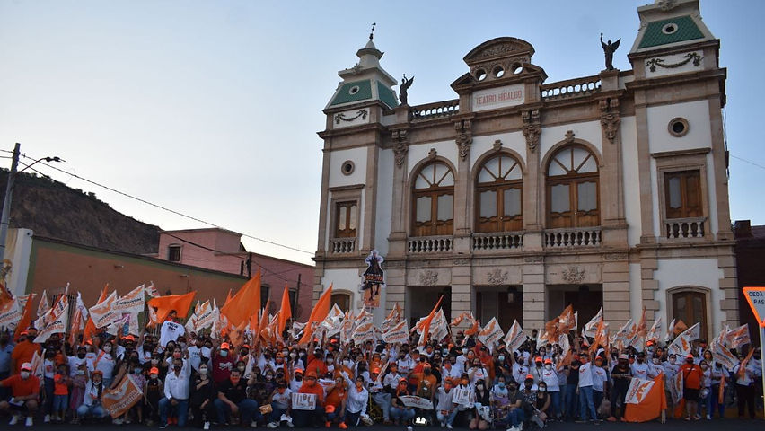 Gran respuesta de la ciudadanía en Mega Crucero de César Peña