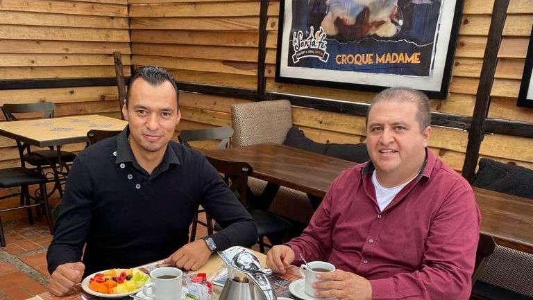 Se reúne César Peña con Salvador Calderón
