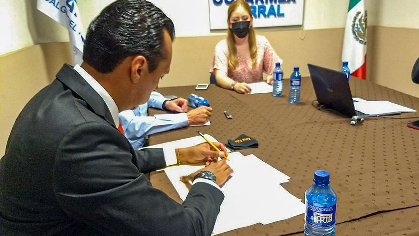 Firma César Peña compromiso de propuestas con Coparmex