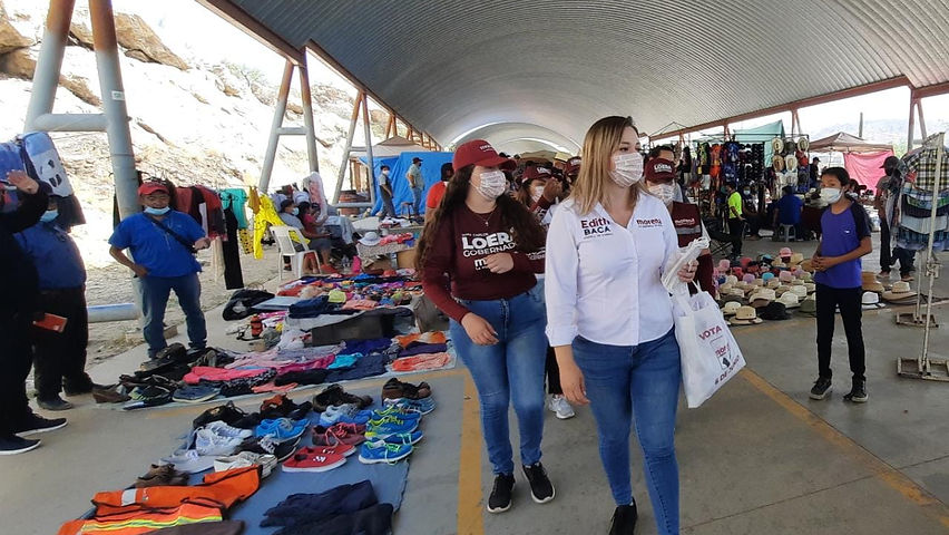 Visita Edith Baca, Tianguis de la Colonia Pri