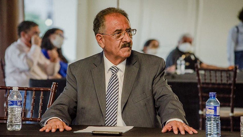 Me comprometo a congelar el Predial y ayudar a los comerciantes: Humberto Olivas
