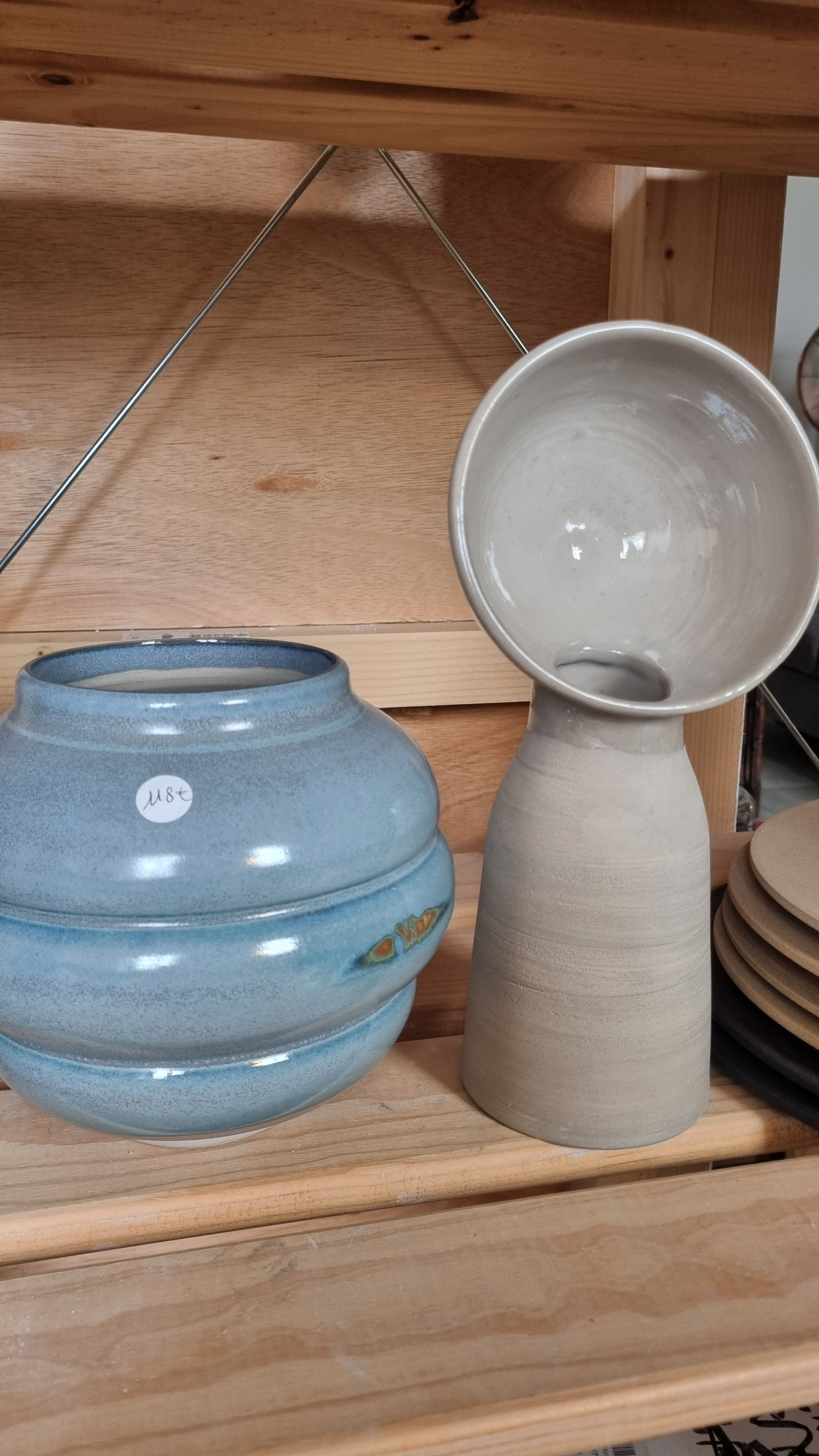 Lot deux vases originaux