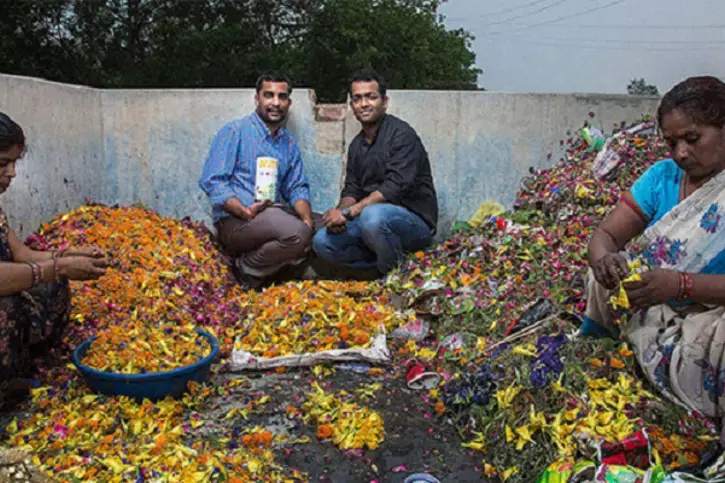 PHOOL: Kanpur-based start-up which is recycling flower waste from temples