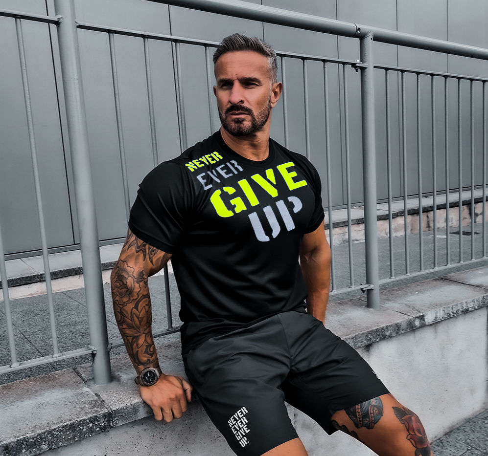 MENS REFLECTIVE NEVER EVER GIVE UP ACTIVE RUNNING T-SHIRT