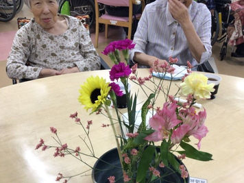 季節のお花に囲まれて